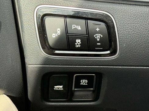 Used 2014 Hyundai Equus Signature image 18