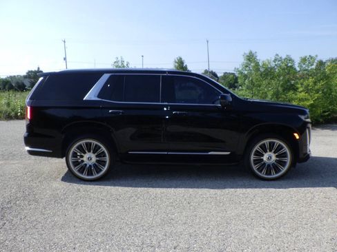 Used 2021 Cadillac Escalade Premium Luxury AWD/4WD image 6