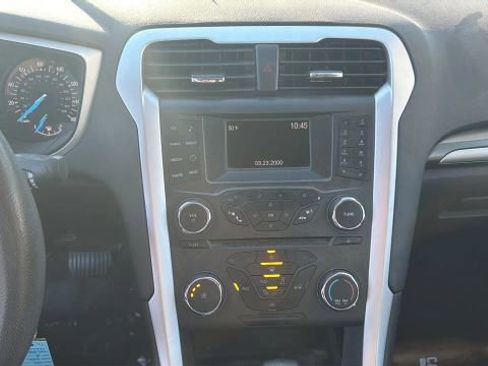 Used 2015 Ford Fusion SE image 13