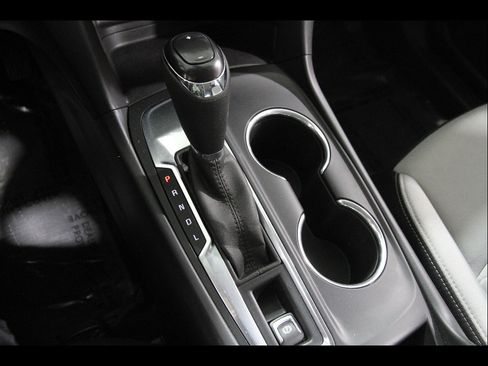 Used 2020 Chevrolet Equinox LS image 14