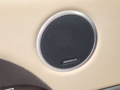 Used 2018 Land Rover Range Rover Sport HSE image 23