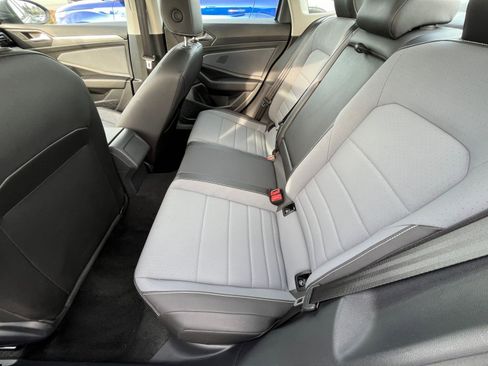 Used 2025 Volkswagen Jetta SE image 25