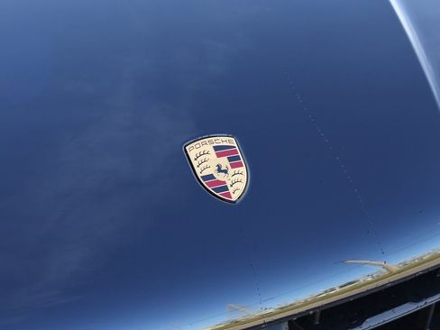 Certified 2026 Porsche Macan image 13