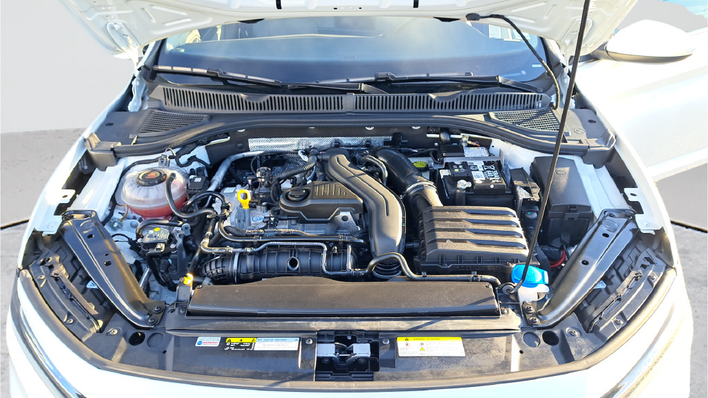 Used 2025 Volkswagen Jetta SE FWD image 17