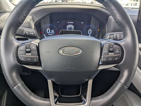 Used 2025 Ford Explorer Platinum w/ Ultimate Package AWD/4WD image 16