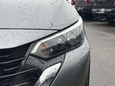 Used 2024 Nissan Sentra SV FWD image 9