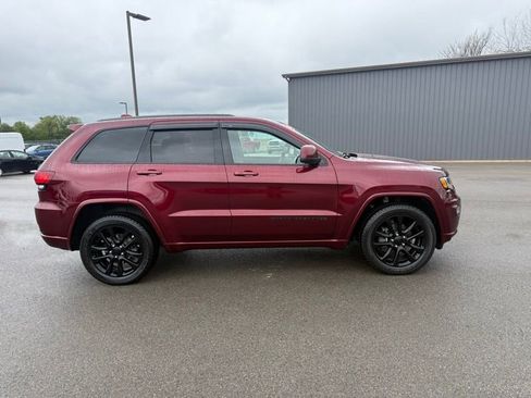 Used 2020 Jeep Grand Cherokee Altitude AWD/4WD image 7