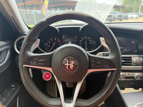 Used 2017 Alfa Romeo Giulia w/ Sport Appearance Package RWD image 22
