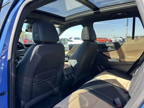 New 2025 Chevrolet Equinox ACTIV w/ Convenience Package III FWD image 17