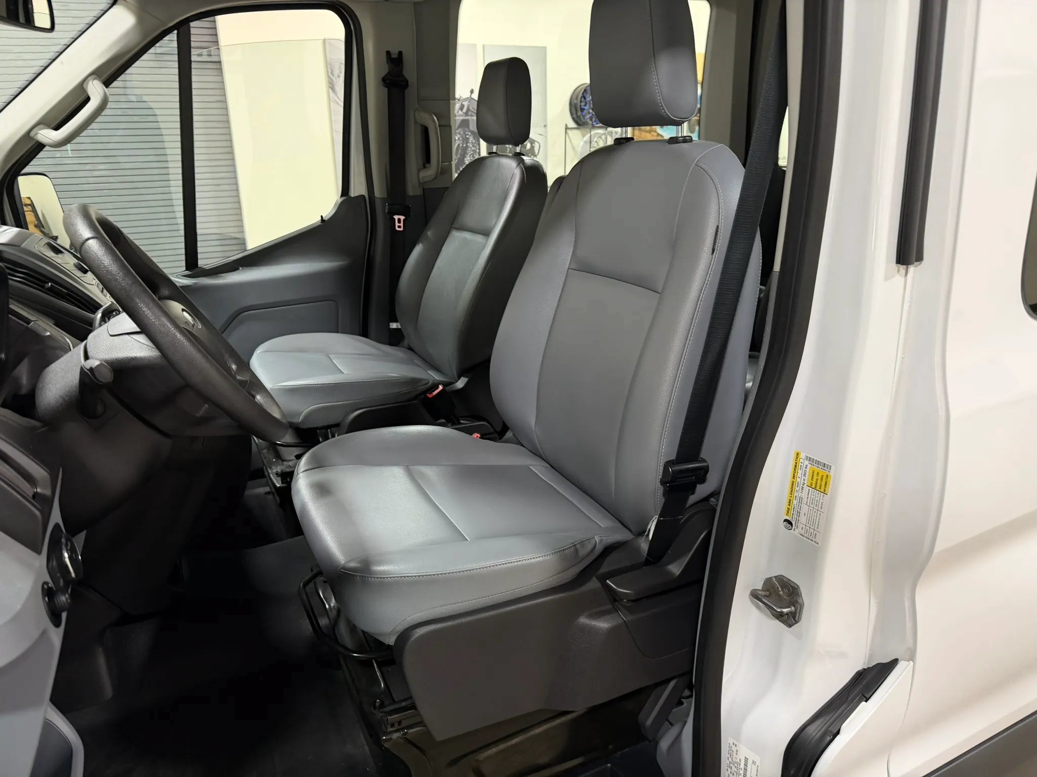 Used 2018 Ford Transit 150 XL RWD image 36