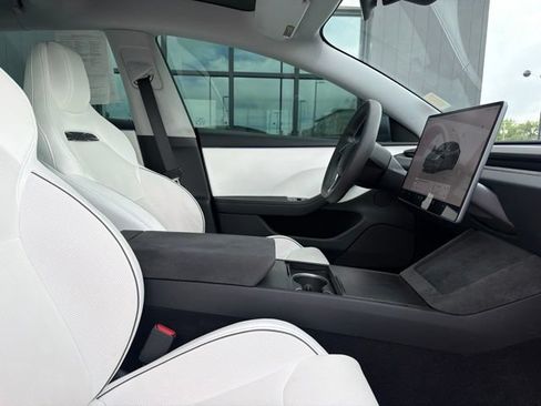 Used 2024 Tesla Model 3 Performance AWD/4WD image 12