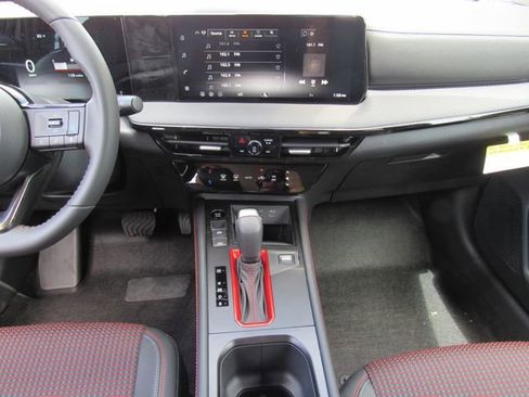 New 2026 Nissan Kicks SR FWD image 17