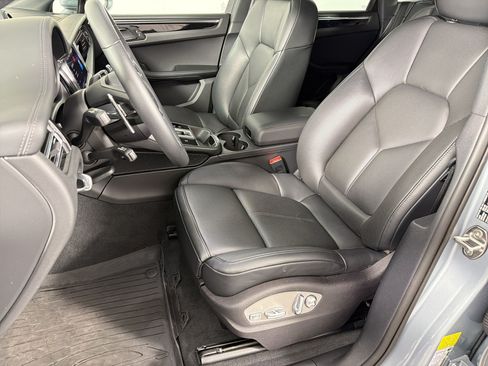Used 2026 Porsche Macan AWD/4WD image 5