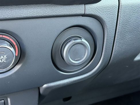 New 2026 Nissan Frontier S image 32