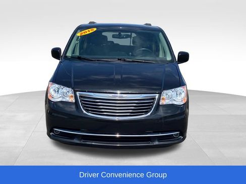 Used 2015 Chrysler Town & Country Touring w/ Driver Convenience Group FWD image 2