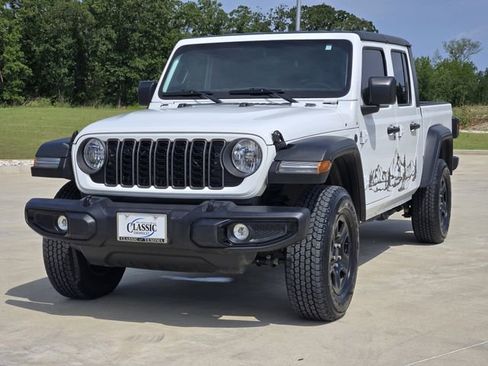 Used 2024 Jeep Gladiator Sport AWD/4WD image 4
