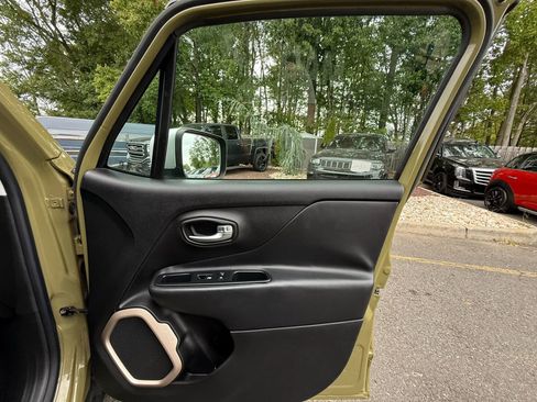 Used 2015 Jeep Renegade Limited w/ Safety & Security Group I image 27