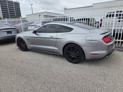 Used 2020 Ford Mustang GT w/ Black Accent Package RWD image 5
