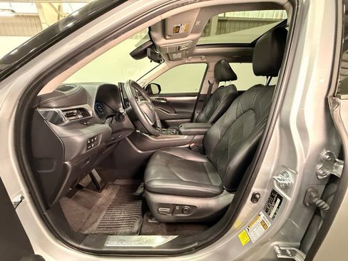 Used 2023 Toyota Highlander Platinum AWD/4WD image 17