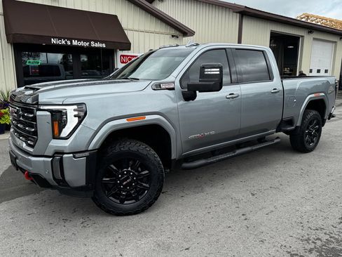 Used 2024 GMC Sierra 2500 AT4 w/ AT4 Preferred Package AWD/4WD image 1