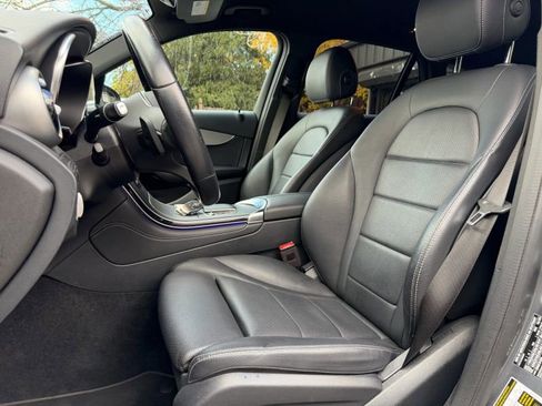 Used 2021 Mercedes-Benz GLC 300 4MATIC image 12