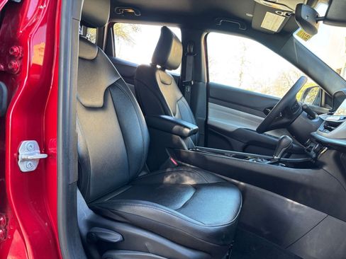 Used 2025 Jeep Compass Limited image 22