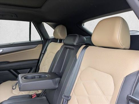 Used 2024 Volkswagen Atlas Cross Sport SE w/ Panoramic Sunroof Package AWD/4WD image 18