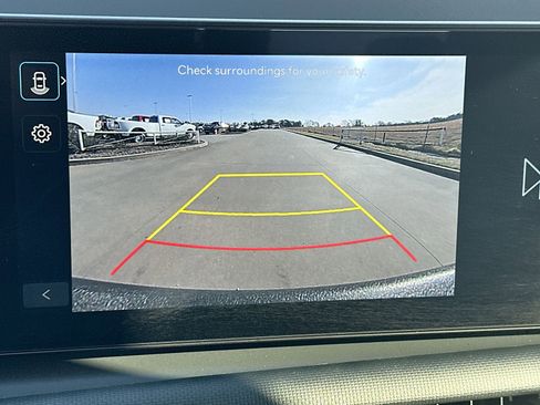 Used 2025 Hyundai Santa Cruz SE image 17