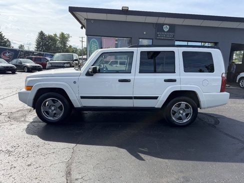 Used 2006 Jeep Commander 4WD image 3