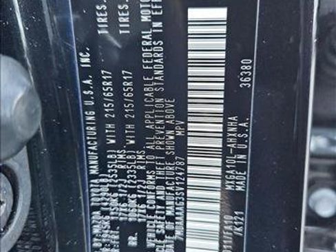 Used 2025 Toyota Corolla Cross L image 15