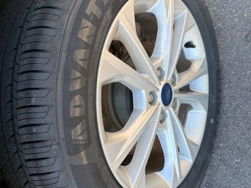 Used 2019 Ford Escape SEL w/ Ford Safe & Smart Package AWD/4WD image 25