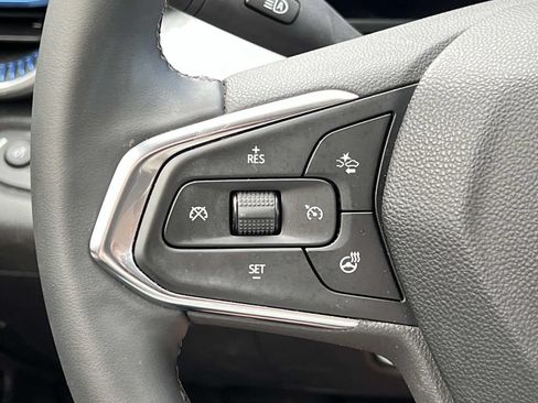 Used 2024 Chevrolet Trax LT w/ Driver Confidence Package FWD image 21