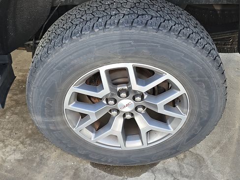 Used 2016 GMC Canyon SLE w/ All Terrain Adventure Package AWD/4WD image 11