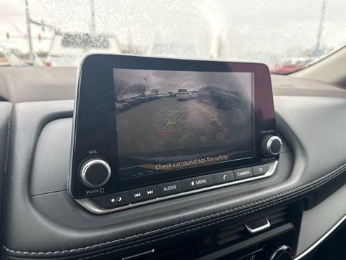 Used 2023 Nissan Rogue S image 30