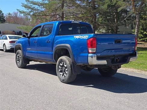 Used 2016 Toyota Tacoma TRD Off-Road w/ Towing Package AWD/4WD image 2