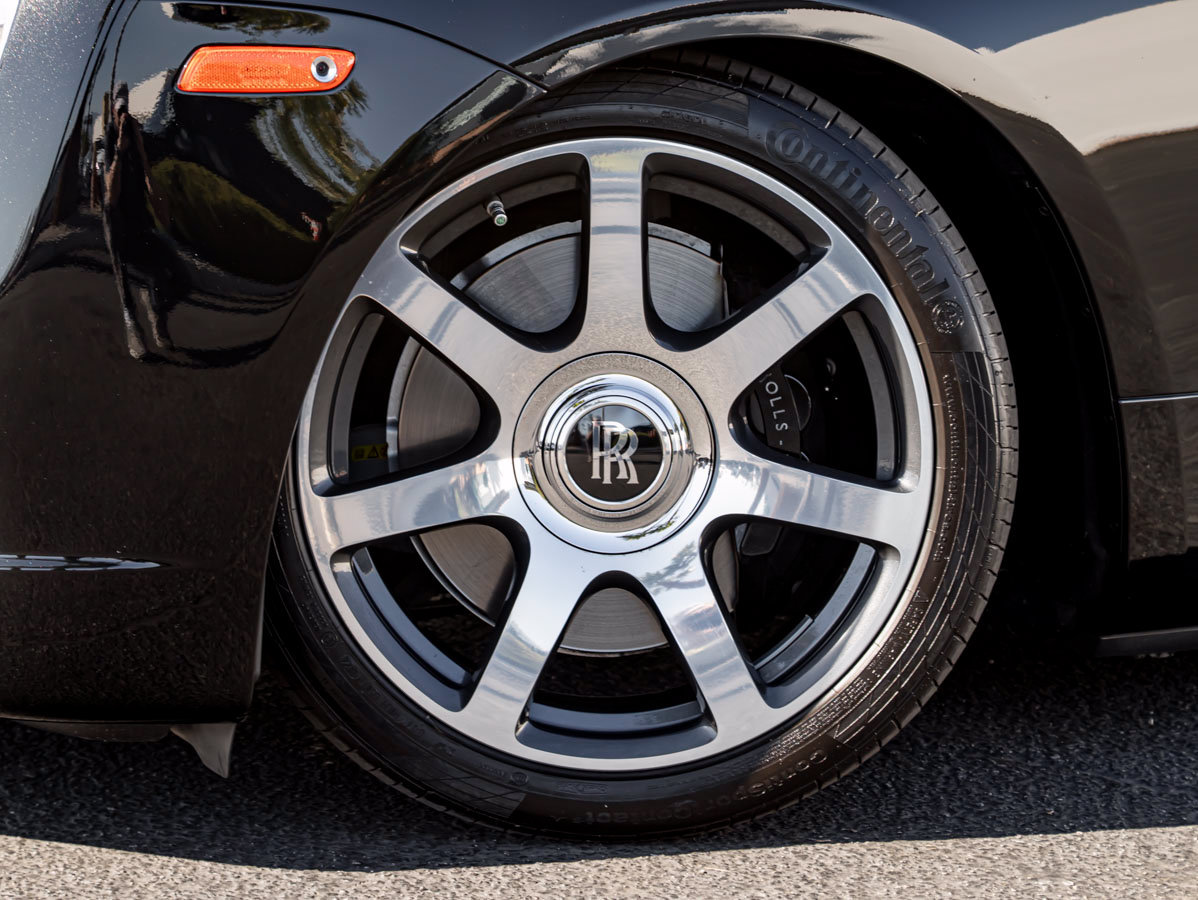 Certified 2018 Rolls-Royce Dawn RWD image 11