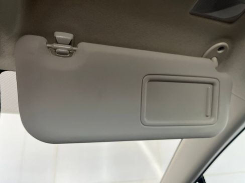Used 2021 Toyota Corolla LE FWD image 75