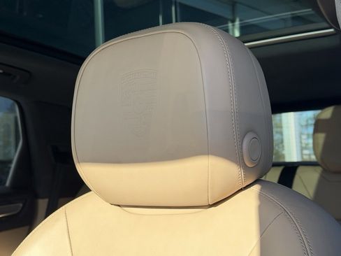 Used 2023 Porsche Cayenne image 23