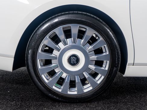 Used 2019 Rolls-Royce Phantom Sedan image 9