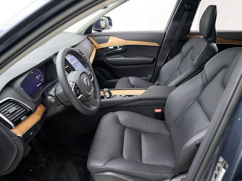 Certified 2023 Volvo XC90 B6 Plus w/ Protection Package AWD/4WD image 18