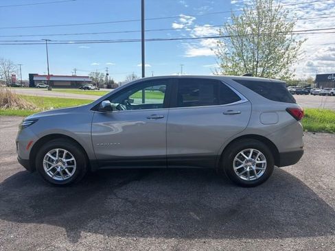 Used 2024 Chevrolet Equinox LT AWD/4WD image 2