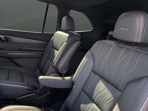 Used 2025 Buick Enclave Avenir w/ Super Cruise Package image 19
