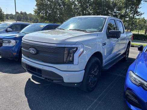 Used 2024 Ford F150 Lightning Flash AWD/4WD image 6