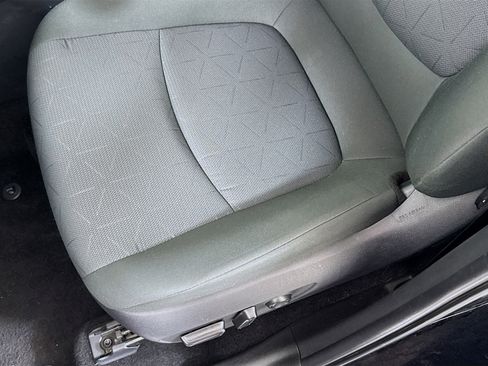 Used 2025 Toyota RAV4 XLE image 19