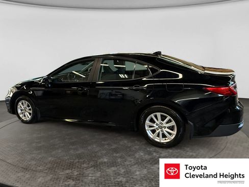 Used 2025 Toyota Camry LE FWD image 8
