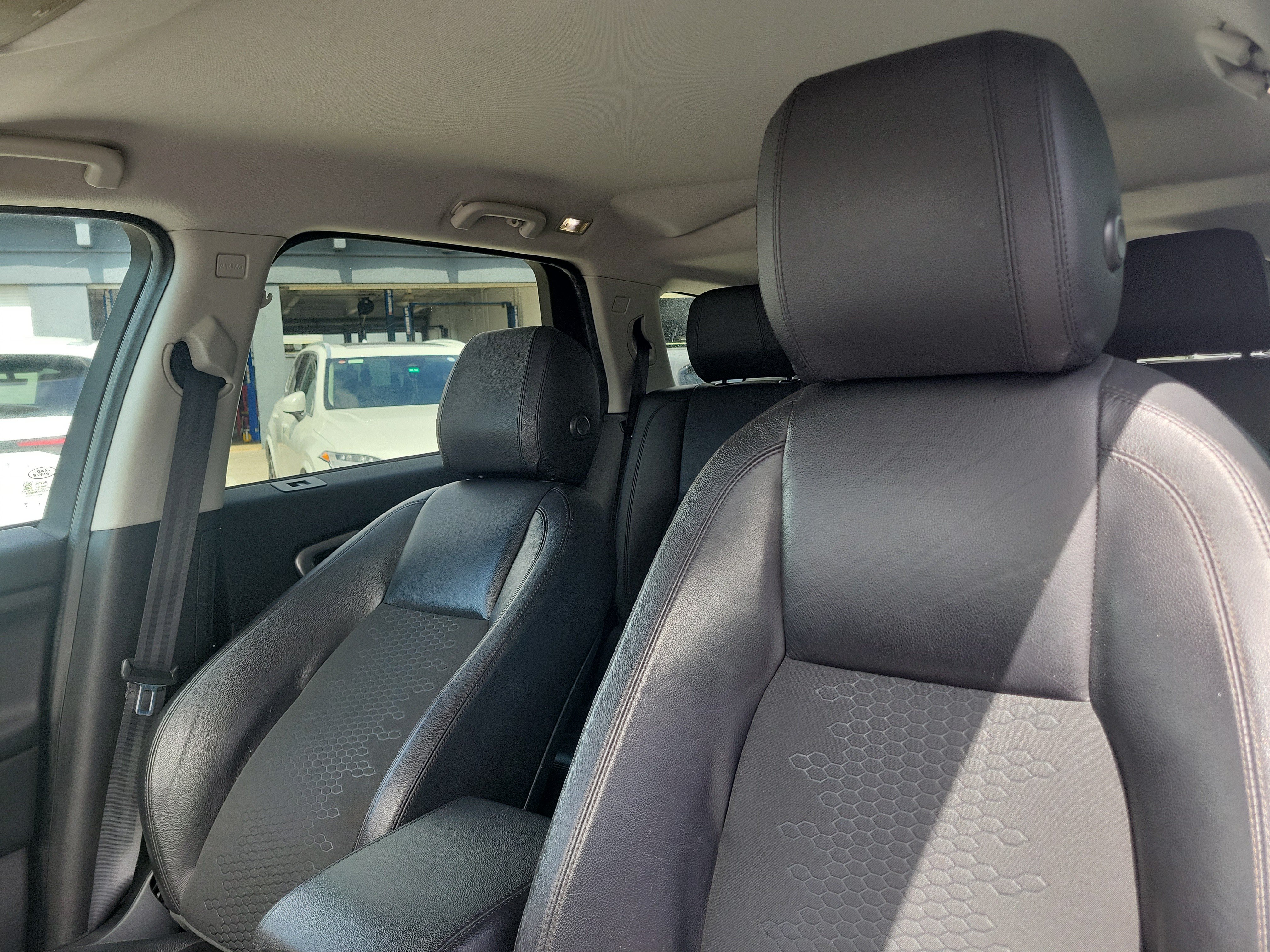Used 2019 Land Rover Discovery Sport SE AWD/4WD image 12