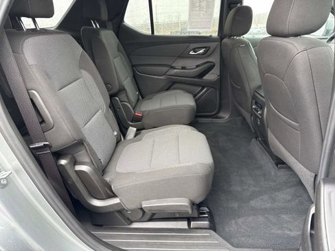 Used 2023 Chevrolet Traverse LT image 20