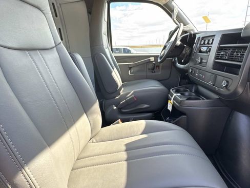 New 2025 Chevrolet Express 2500 w/ Enhanced Convenience Package image 12