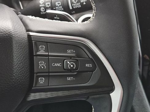 Used 2025 Jeep Grand Cherokee L Laredo image 21