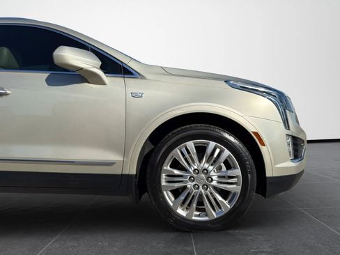 Used 2017 Cadillac XT5 Premium Luxury FWD image 30